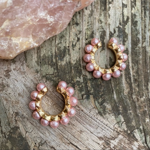 Anthro Carissa Pink Pearl Cuff Earrings - Picture 4 of 6